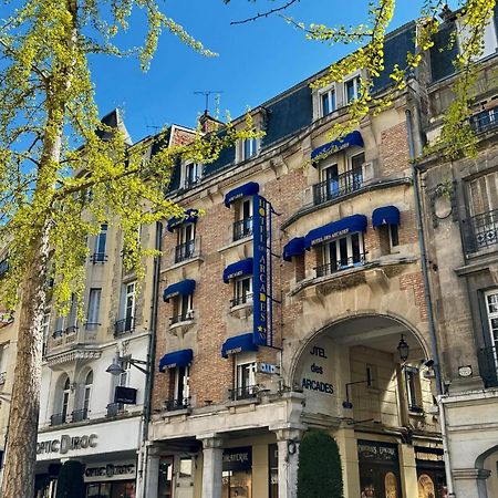 Hotel Des Arcades Реймс Екстериор снимка