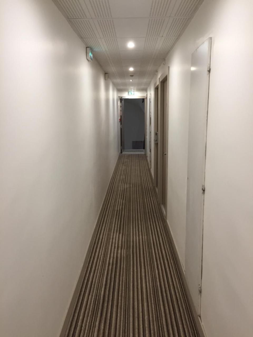 Hotel Des Arcades Реймс Екстериор снимка