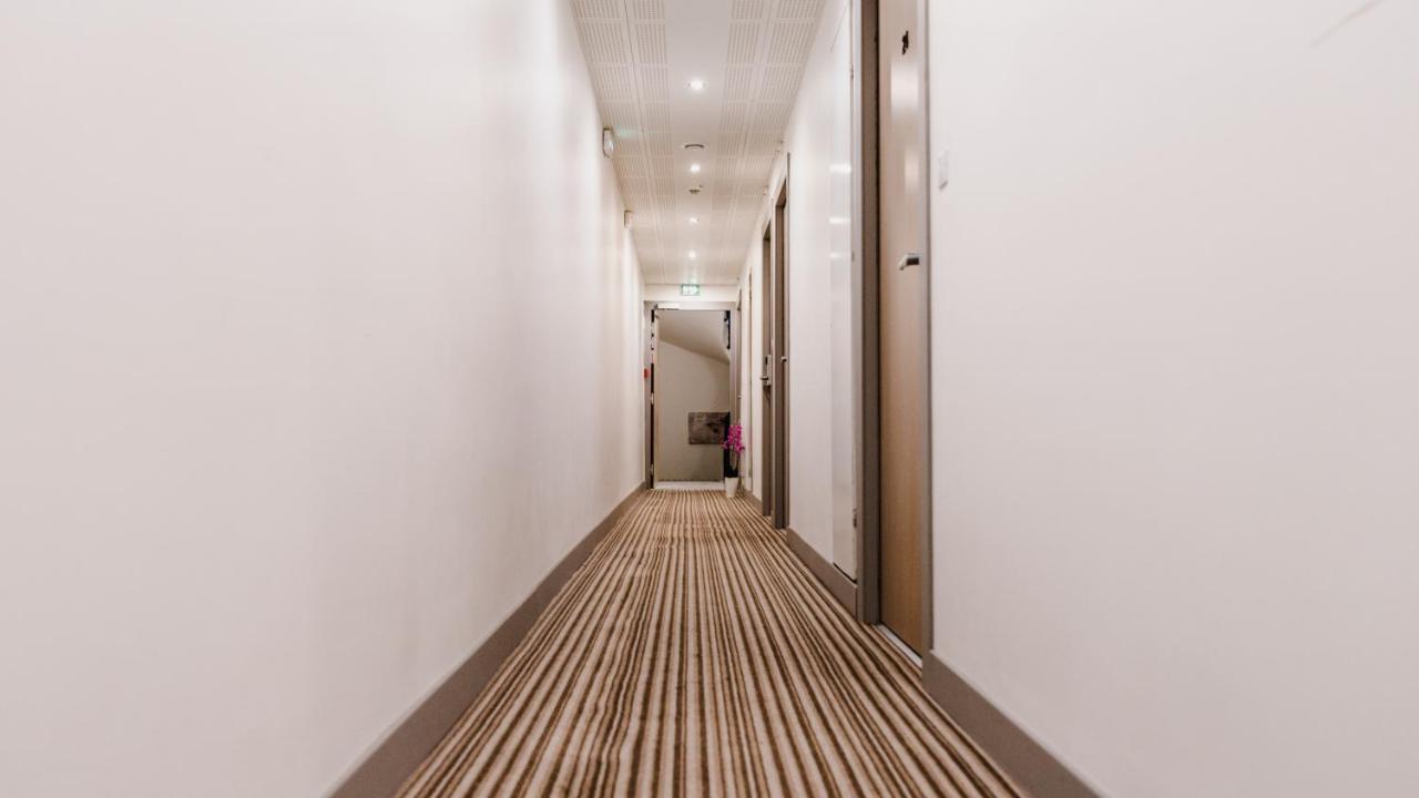 Hotel Des Arcades Реймс Екстериор снимка